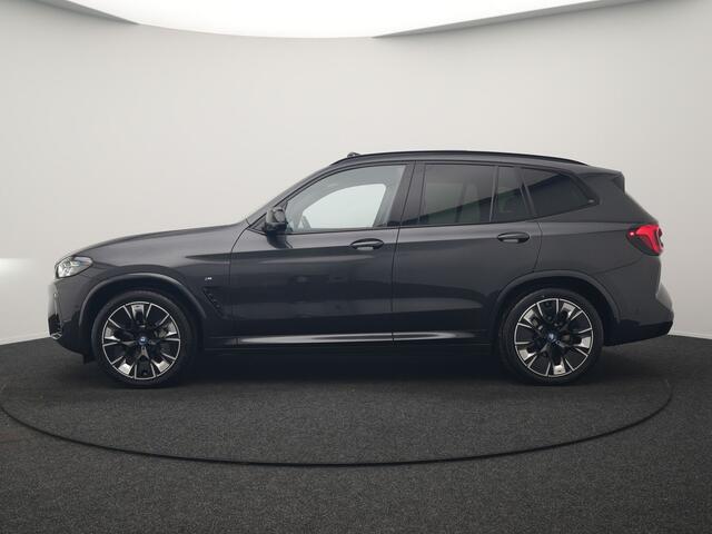 BMW X3 iX3 M Sport 80 kWh 286pk Dealer O.H. | Panodak | Adaptive Cruise | Head Up | 360 Camera | Harman / Kardon | Lederen Sportstoelen Memory & Verwarmd | Keyless | Blis | Stuur Verwarmd | Sfeerverlichting | Apple Carplay | 20"L.M |