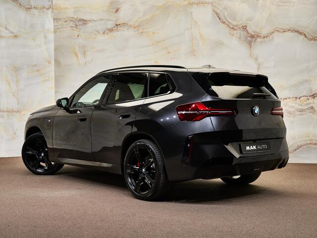 BMW X3 30e xDrive M Sport Pro , pano, 21", tr.haak, H/K, HUD, 360° camera, keyless, shadow line