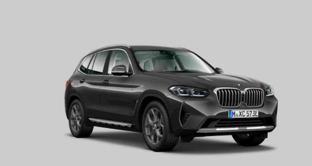 BMW X3 xDrive30e Trekhaak - Head up - Stoelverwarming voor/achter - Parking Assistant Plus - Comfort Access - Geluiddempende/getinte ruiten - Zonnschermen achter - Stuurwielrand verwarmd - Sportstoelen -