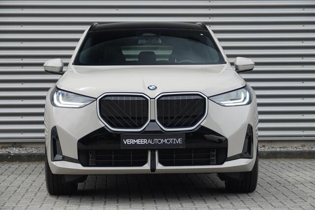 BMW X3 30e xDrive M-Sport | Panodak | Trekhaak | Memory | Driving Assistant | Iconic Glow |