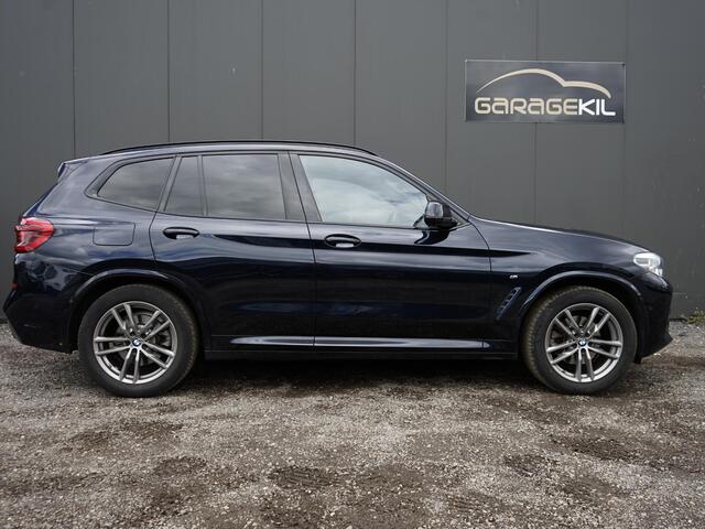 BMW X3 xDrive20i High Executive M-Sport / Elek. Trekhaak / Harman-Kardon / Shadow Line / Head-Up / Camera / Stoel + Stuur verw. /