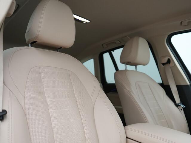 BMW X3 xDrive30e Business Edition Plus PHEV 293pk Dealer O.H. | Trekhaak Af Fabriek | Adaptive Cruise | 360 Camera | Adaptief Onderstel | Lederen Sportstoelen Memory & Ventilatie | Sfeerverlichting | Stoelen & Stuur Verwarmd | Keyless | Blis | Plug In Hybrid |