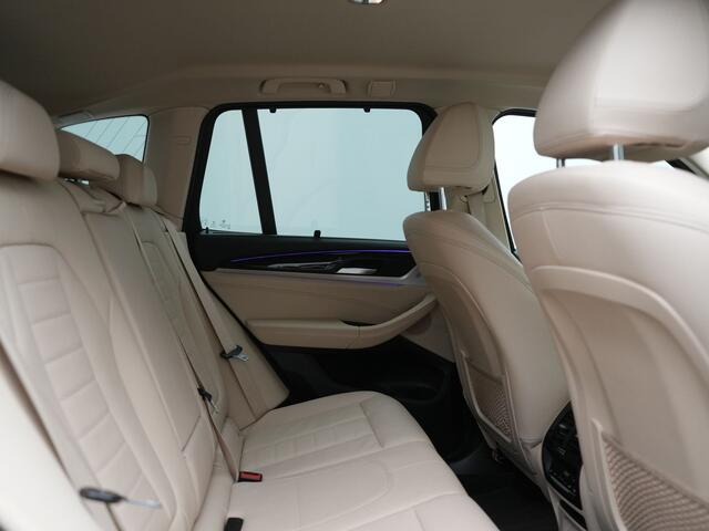 BMW X3 xDrive30e Business Edition Plus PHEV 293pk Dealer O.H. | Trekhaak Af Fabriek | Adaptive Cruise | 360 Camera | Adaptief Onderstel | Lederen Sportstoelen Memory & Ventilatie | Sfeerverlichting | Stoelen & Stuur Verwarmd | Keyless | Blis | Plug In Hybrid |