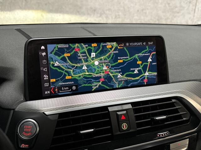 BMW X3 xDrive20i M Sport High Executive 184Pk Automaat (PANORAMADAK, M PAKKET, GROOT NAVI, 360 CAMERA, HARMAN/KARDON, LEDER, STOELVERWARMING, ADAPTIVE CRUISE, GETINT GLAS, TREKHAAK, NIEUWSTAAT)