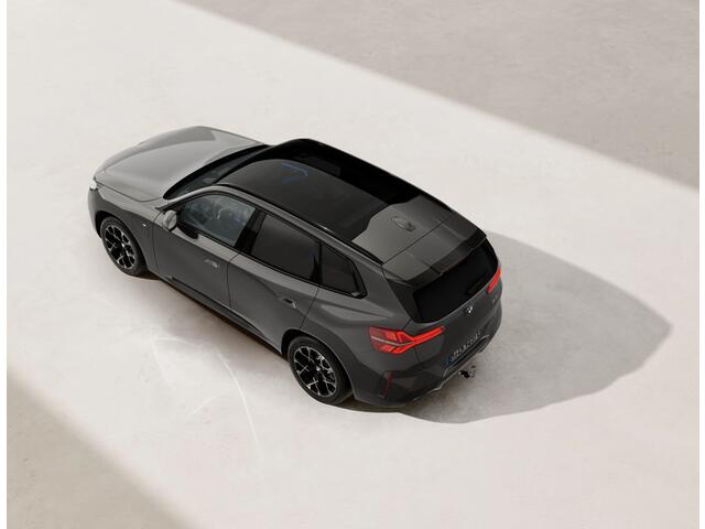 BMW X3 30e xDrive - M-Sport - Pano - Trekhaak - ACC - Head-up