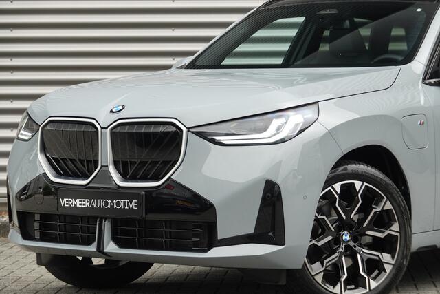 BMW X3 30e xDrive M-Sport | Panodak | Trekhaak | Memory | Driving Assistant | Iconic Glow |