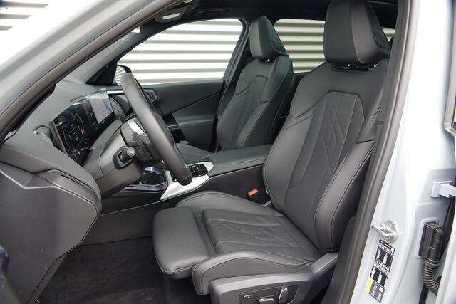 BMW X3 30e xDrive M-Sport | Panodak | Trekhaak | Memory | Driving Assistant | Iconic Glow |