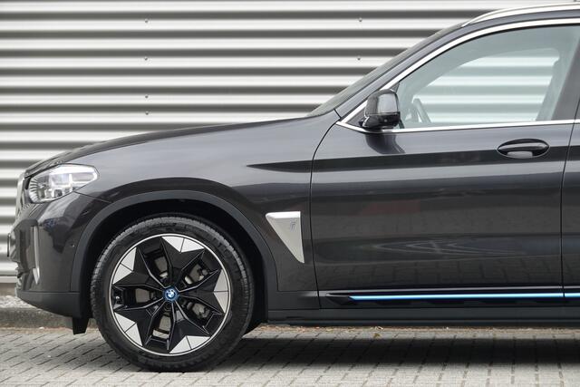 BMW X3 iX3 High Executive 80 kWh SOH 97,7% | Pano | HUD | Trekhaak | H&K | Memory | ACC | 360 |