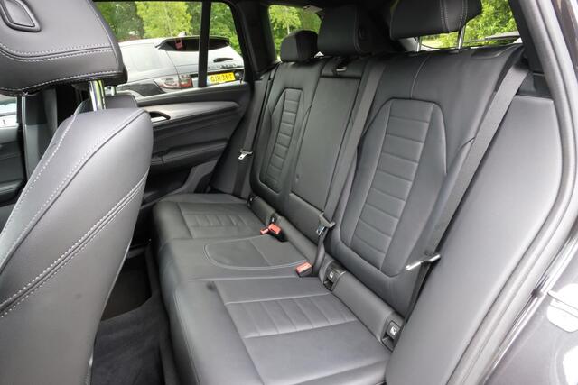 BMW X3 xDrive30e High Executive 292 PK | Sportstoelen | Adaptive cruise control | Keyless | Elektrische achterklep | Stoelverwarming | Camera | Head up Display | 20 inch