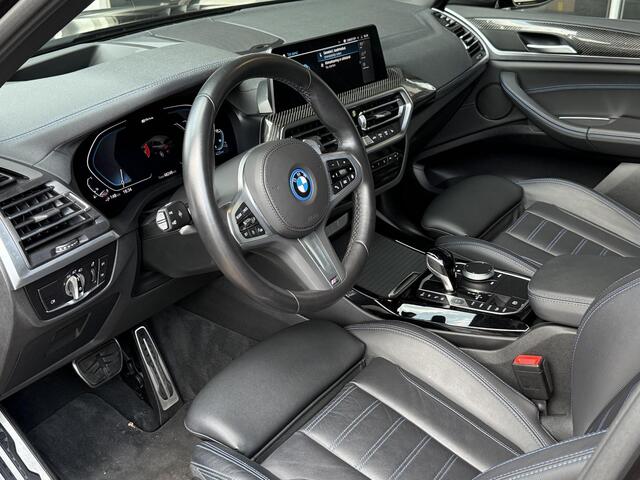 BMW X3 xDrive30e M SPORT | SPORTREMMEN ROOD | PANORAMA | 360 CAMERA | HEAD UP | ADAPTIEF ONDERSTEL |
