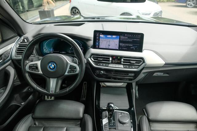 BMW X3 xDrive30e 292pk M-sport High Exe. Panoramadak Laser lampen 360 camera Black edition Sportstoelen leder