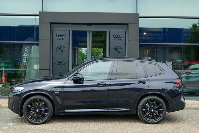 BMW X3 xDrive30e 292pk M-sport High Exe. Panoramadak Laser lampen 360 camera Black edition Sportstoelen leder