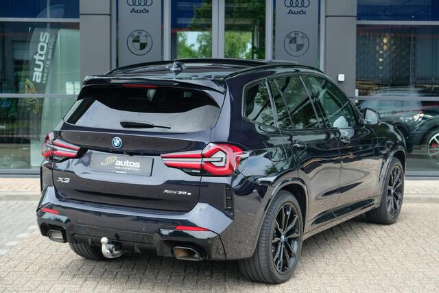 BMW X3 xDrive30e 292pk M-sport High Exe. Panoramadak Laser lampen 360 camera Black edition Sportstoelen leder