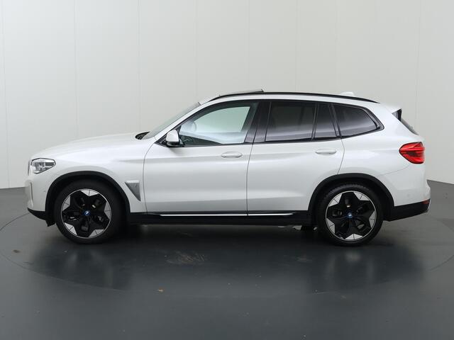 BMW X3 iX3 Executive 80 kWh | SOH 94% | Panoramadak | Sportstoelen | Lederen Interieur | Ele. verstelbare stoelen + Geheugen | 360 Camera | DAB | Apple CarPlay/Android Auto | Stoelverwarming | Adaptieve Cruise Control | HUD | Ele. kofferdeksel |