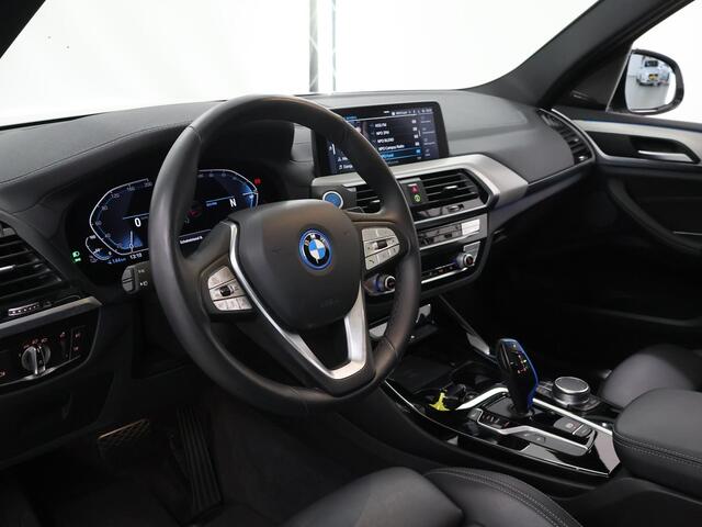 BMW X3 iX3 Executive 80 kWh | SOH 94% | Panoramadak | Sportstoelen | Lederen Interieur | Ele. verstelbare stoelen + Geheugen | 360 Camera | DAB | Apple CarPlay/Android Auto | Stoelverwarming | Adaptieve Cruise Control | HUD | Ele. kofferdeksel |