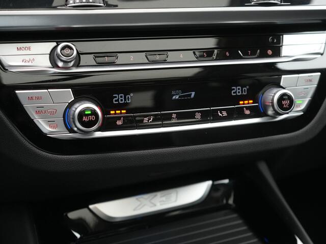 BMW X3 xDrive30e Advantage PHEV 293pk Dealer O.H. | Panodak | Adaptive Cruise | Camera | Harman / Kardon | Sportstoelen Verwarmd | Sfeerverlichting | Blis | Apple Carplay | Navigatie | DAB | Plug In Hybrid |