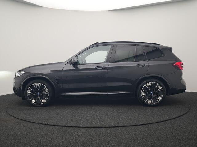 BMW X3 iX3 M Sport 80 kWh 286pk Dealer O.H | Trekhaak Af Fabriek | Panodak | Laser LED | Head Up | Adaptive Cruise | 360 Camera | Lederen Sportstoelen Memory & Verwarmd | Harman / Kardon | Pilot Assist | Keyless | Blis | Apple Carplay | Navigatie | Virtual | DAB