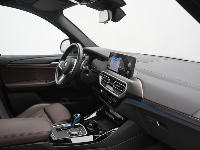 BMW X3 iX3 M Sport 80 kWh 286pk Dealer O.H | Trekhaak Af Fabriek | Panodak | Laser LED | Head Up | Adaptive Cruise | 360 Camera | Lederen Sportstoelen Memory & Verwarmd | Harman / Kardon | Pilot Assist | Keyless | Blis | Apple Carplay | Navigatie | Virtual | DAB