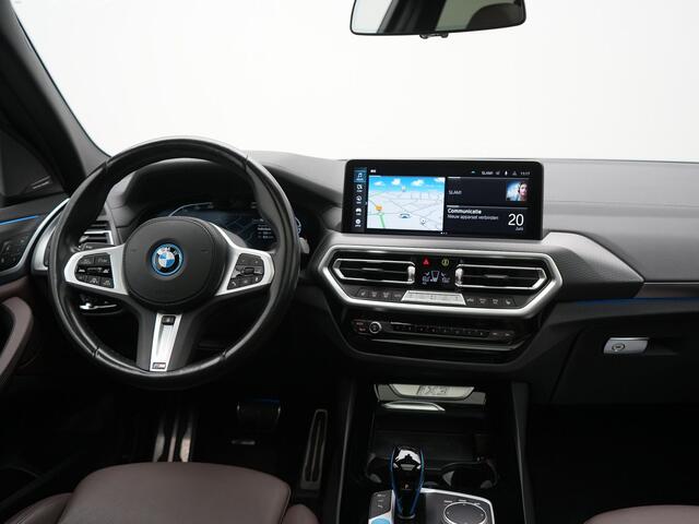 BMW X3 iX3 M Sport 80 kWh 286pk Dealer O.H | Trekhaak Af Fabriek | Panodak | Laser LED | Head Up | Adaptive Cruise | 360 Camera | Lederen Sportstoelen Memory & Verwarmd | Harman / Kardon | Pilot Assist | Keyless | Blis | Apple Carplay | Navigatie | Virtual | DAB