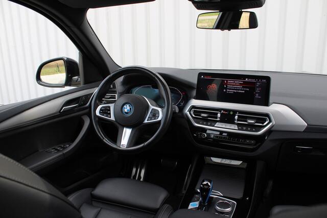 BMW X3 iX3 Executive 80 kWh met Pano | Incl. 12 maanden garantie | SOH 100% | Adaptieve cruise | Elektrische stoelen met geheugen | Stoelverwarming | Navigatie | Rijstrook sensor | Schuif/Kantel dak | Apple Carplay/ Android Auto | Parkeersensoren | Parkeer camer
