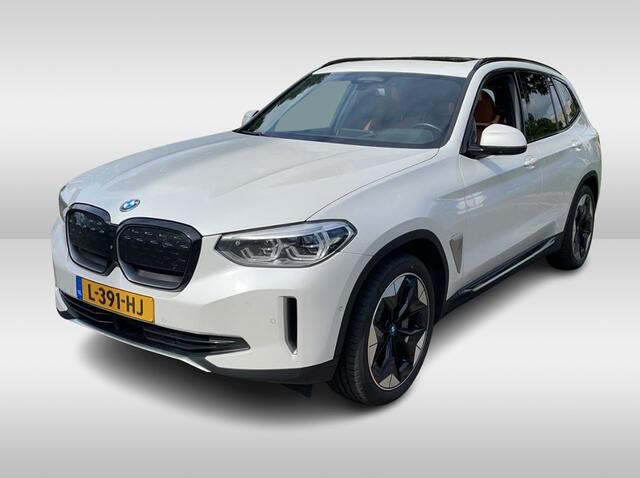 BMW X3 iX3 High Executive 80 kWh / Trekhaak / Panoramadak / Camera / Head-up / 20'' / Leder / Harman Kardon / Navigatie / Memory seats / Dodehoek / DAB / Stoelverwarming / Cruise Control Adaptief