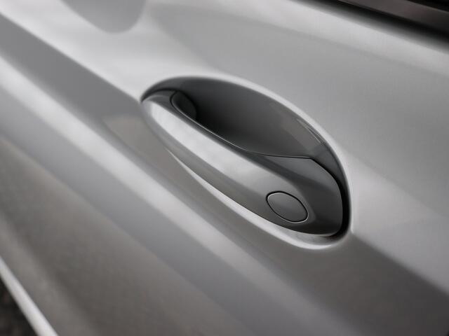 BMW X3 xDrive20i High Executive (NL-Auto / Pano / Elek. trekhaak / HUD / 20'')