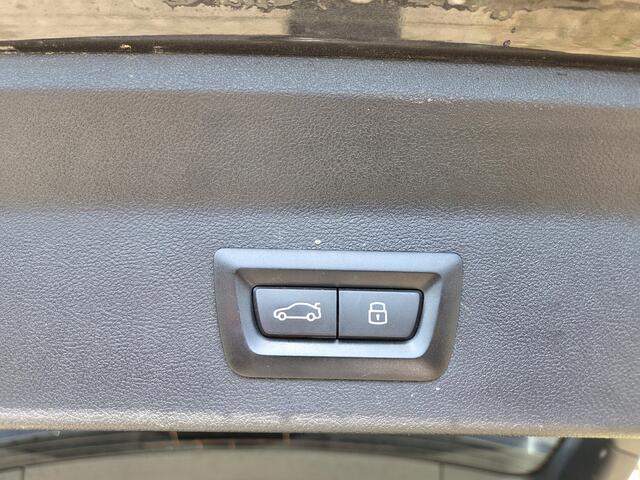 BMW X3 xDrive30e 19"/Trekhaak/Leder + memory/Adaptieve cruise/Keyless/Dodehoek/Head-up/360 camera/HiFi/LED/Sfeerverlichting