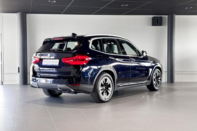BMW X3 iX3 Executive 80 kWh | M Sport | Glazen Panoramadak | Stoelverwarming | Achteruitrijcamera |