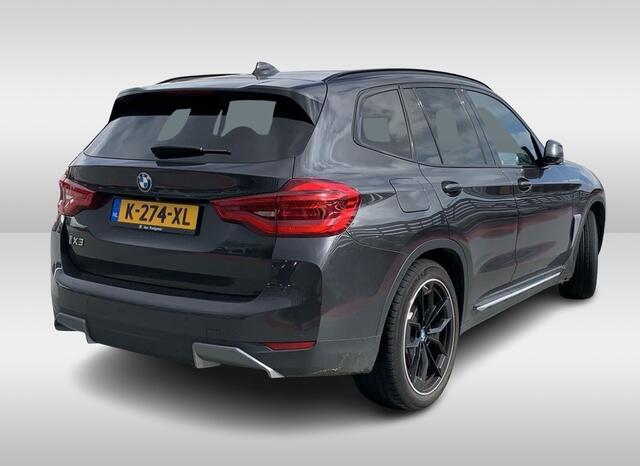 BMW X3 iX3 High Executive 80 kWh / Panoramadak / Camera / Head-up / 20'' / Leder / Harman Kardon / Navigatie / Memory seats / Dodehoek / DAB / Stoelverwarming / Cruise Control Adaptief