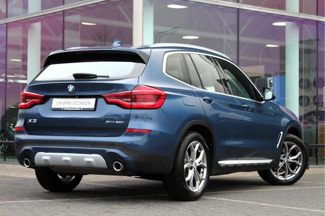 BMW X3 xDrive20i Executive xLine Automaat / Sportstoelen / LED / Parking Assistant / Navigatie Professional