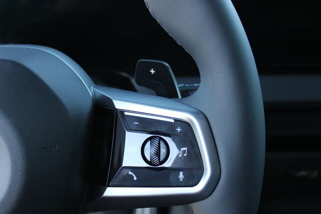BMW X3 30e xDrive M Sport Automaat / Panoramadak / Trekhaak / Sportstoelen / Stoelventilatie / Comfort Access / Stoelverwarming / Adaptieve LED / Parking Assistant Plus