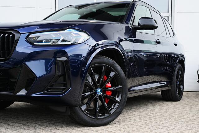 BMW X3 xDrive30e M Sport Automaat / Trekhaak / Panoramadak / Sportstoelen / Comfort Access / Achteruitrijcamera / Laserlight / Head-Up