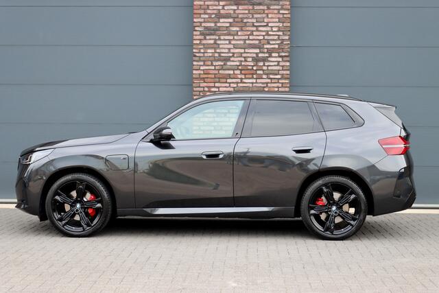 BMW X3 30e xDrive M-Sport Pro | Panoramadak | Memory | Stoelventilatie | Surround Camera | HUD | Verwarmd Stuurwiel | Harman/Kardon | Iconic Glow | Achterbank Verwarmd |