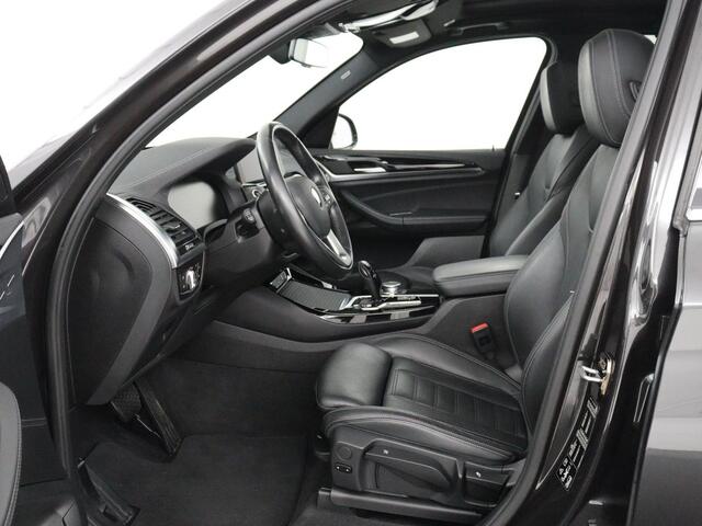 BMW X3 xDrive20i High Executive Edition Panorama dak | Carplay | Climate control | Stoelverwarming | Cruise control | Sfeerverlichting | Navigatie | Bluetooth | Leder bekleding | Achteruitrij camera | DAB Radio