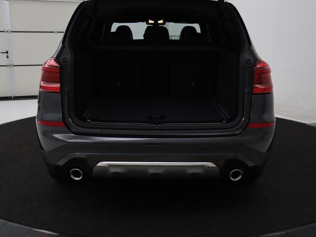 BMW X3 xDrive20i High Executive Edition Panorama dak | Carplay | Climate control | Stoelverwarming | Cruise control | Sfeerverlichting | Navigatie | Bluetooth | Leder bekleding | Achteruitrij camera | DAB Radio