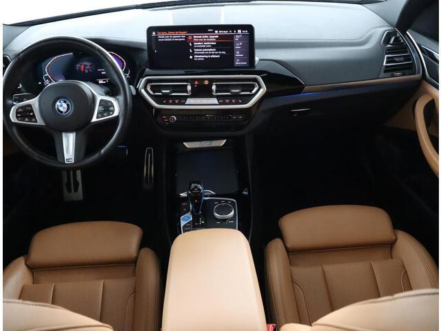 BMW X3 iX3 Executive 80 kWh | SOH 100% | Driving Assistant Professional | Panoramadak | Adaptieve LED