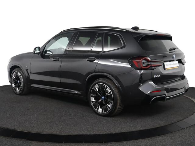 BMW X3 iX3 Executive 80 kWh | SOH 100% | Driving Assistant Professional | Panoramadak | Adaptieve LED