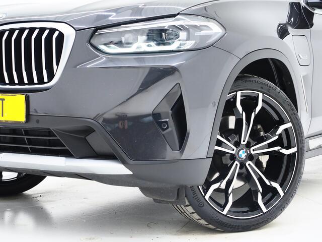BMW X3 xDrive30e Facelift | Panoramadak | M Stuur | Leder | Trekhaak | Camera | Dodehoek | Carplay