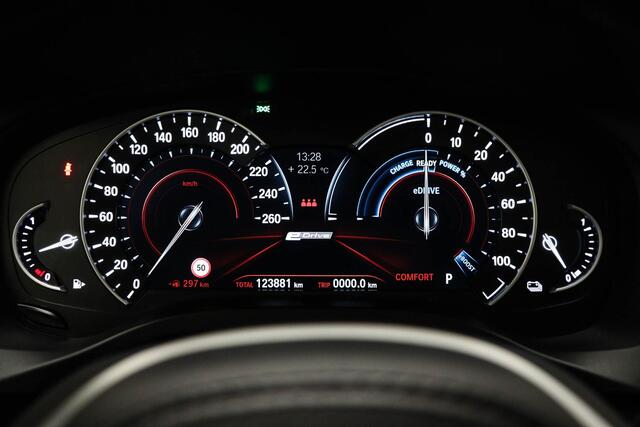 BMW X3 xDrive30e | SOH 93% | ACHTERBANK / STOEL- VERWARMING | HEAD UP | DAB | APPLE | WIFI HOTSPOT | CAMERA