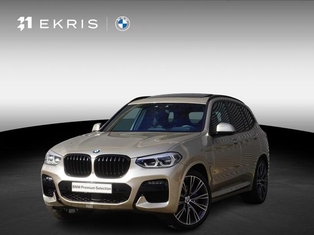 BMW X3 xDrive30e High Executive | 21 inch LM Individual V-spaak | Glazen panoramadak | BMW Head-Up Display | Driving Assistant Plus | Comfort Access