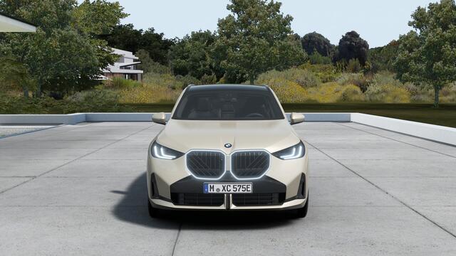 BMW X3 30e xDrive M Sport Automaat / Panoramadak / Trekhaak / Sportstoelen / Parking Assistant Plus / Adaptieve LED / Stoelventilatie / Comfort Access