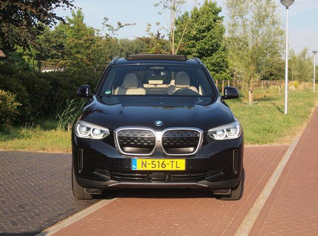 BMW X3 iX3 High Executive 80 kWh | Panoramadak | Head-Up Display | Harman Kardon | Sfeerverlichting | ACC | Apple Carplay |