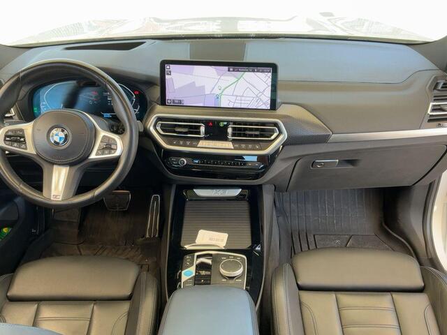 BMW X3 iX3 High Executive 80 kWh | M Pakket | Panoramadak | 360 graden camera | Sportstoelen | Harman/kardon | Keyless entry | Elektrische achterklep | Stoelverwarming | Head Up Display