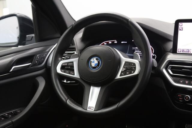 BMW X3 xDrive30e High Executive M-Sport 293 PK PHEV, Panoramadak, Memory, Camera