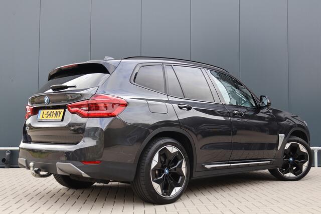 BMW X3 iX3 High Executive 80 kWh 99% soh! | Trekhaak | 360 Camera | HUD | Pano | Adaptive Cruise | Harman Kardon