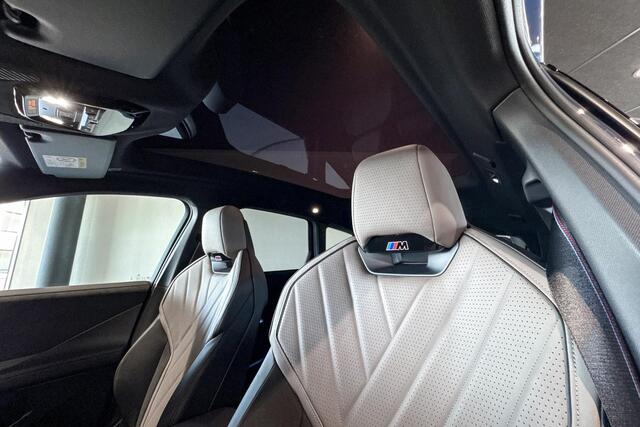 BMW X3 iX3 50 xDrive 113 kWh | M Sport Pro | Glazen Panoramadak | Iconic Glow | Harman Kardon | Trekhaak |