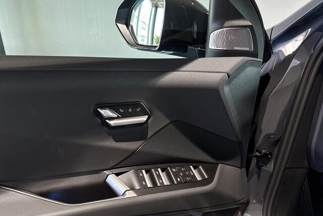 BMW X3 iX3 50 xDrive 113 kWh | M Sport | Glazen Panoramadak | Stoelverwarming | Head-Up Display | Trekhaak |