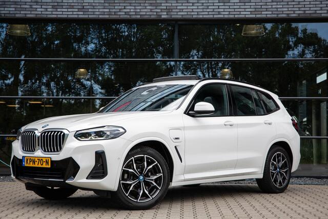 BMW X3 xDrive30e High Executive , M-Sport, Pano, Leder, Shadow Line