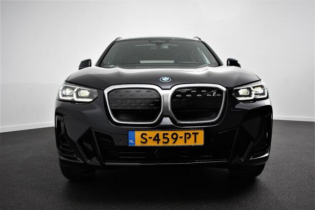 BMW X3 iX3 Executive M-Sport 80 kWh Leder Panoramisch Schuif-Kantel dak Camera Elektrisch bedienbare achterklep Climate control