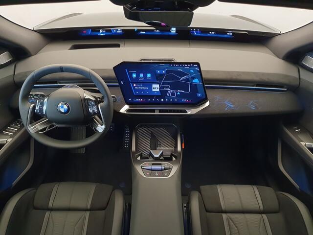 BMW X3 iX3 50 xDrive 113 kWh M sportpakket pro, Wegklapbare trekhaak, Panoramadak